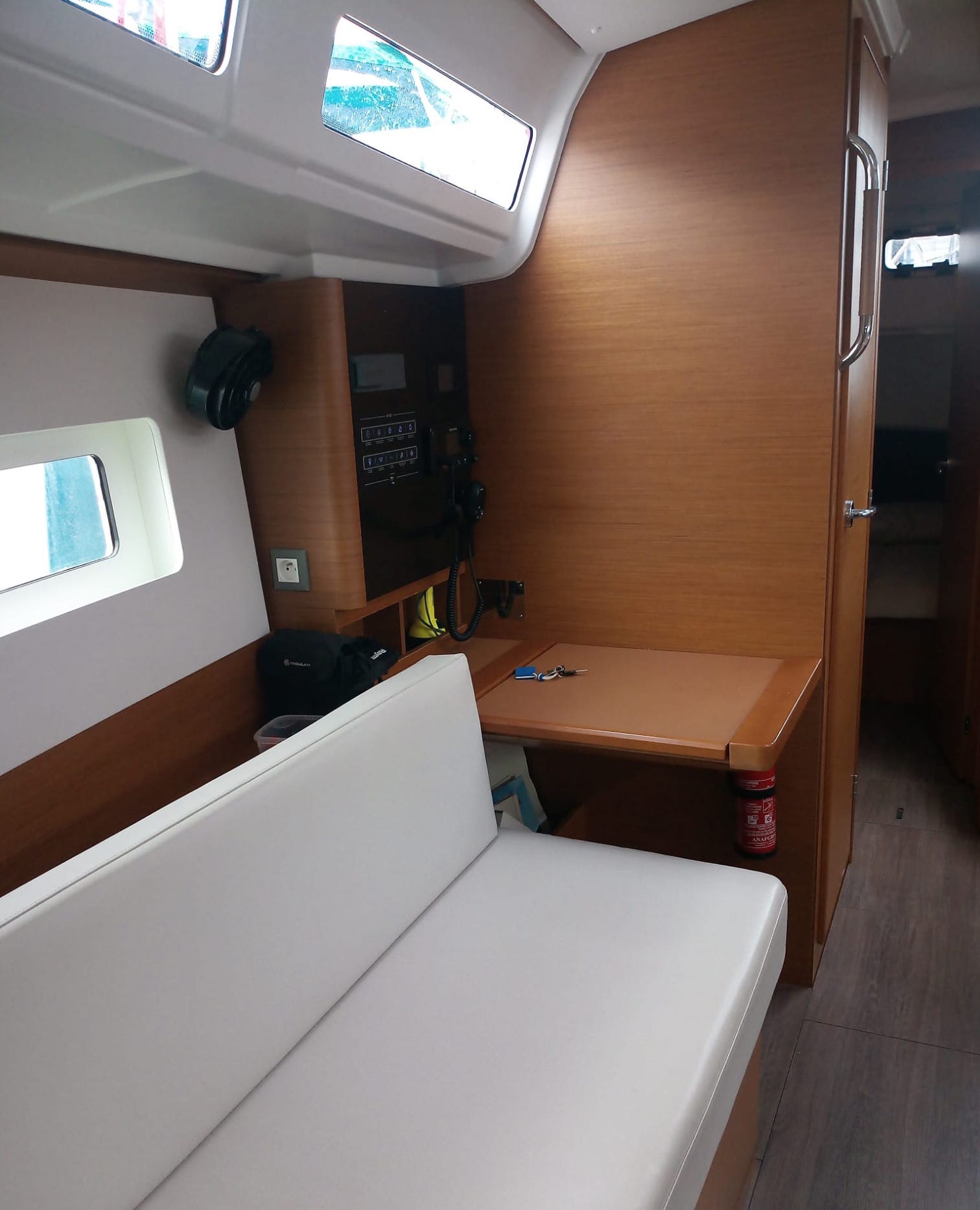 Sun Odyssey 380 — photo 4