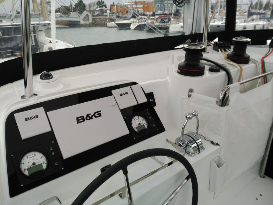 Lagoon 42 - Premium — photo 3