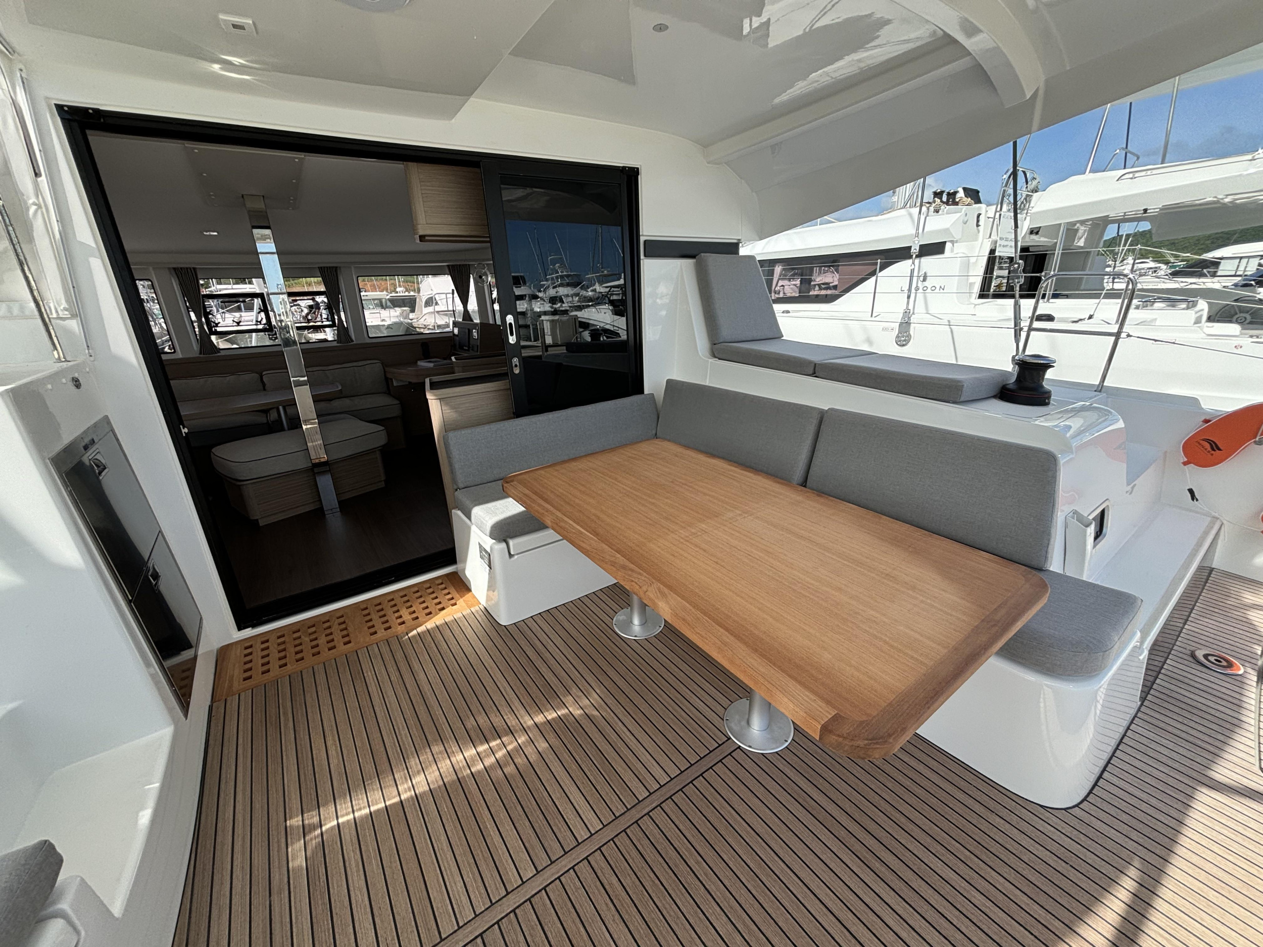 Lagoon 42 — photo 16