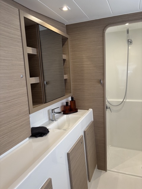 Lagoon 42 — photo 25