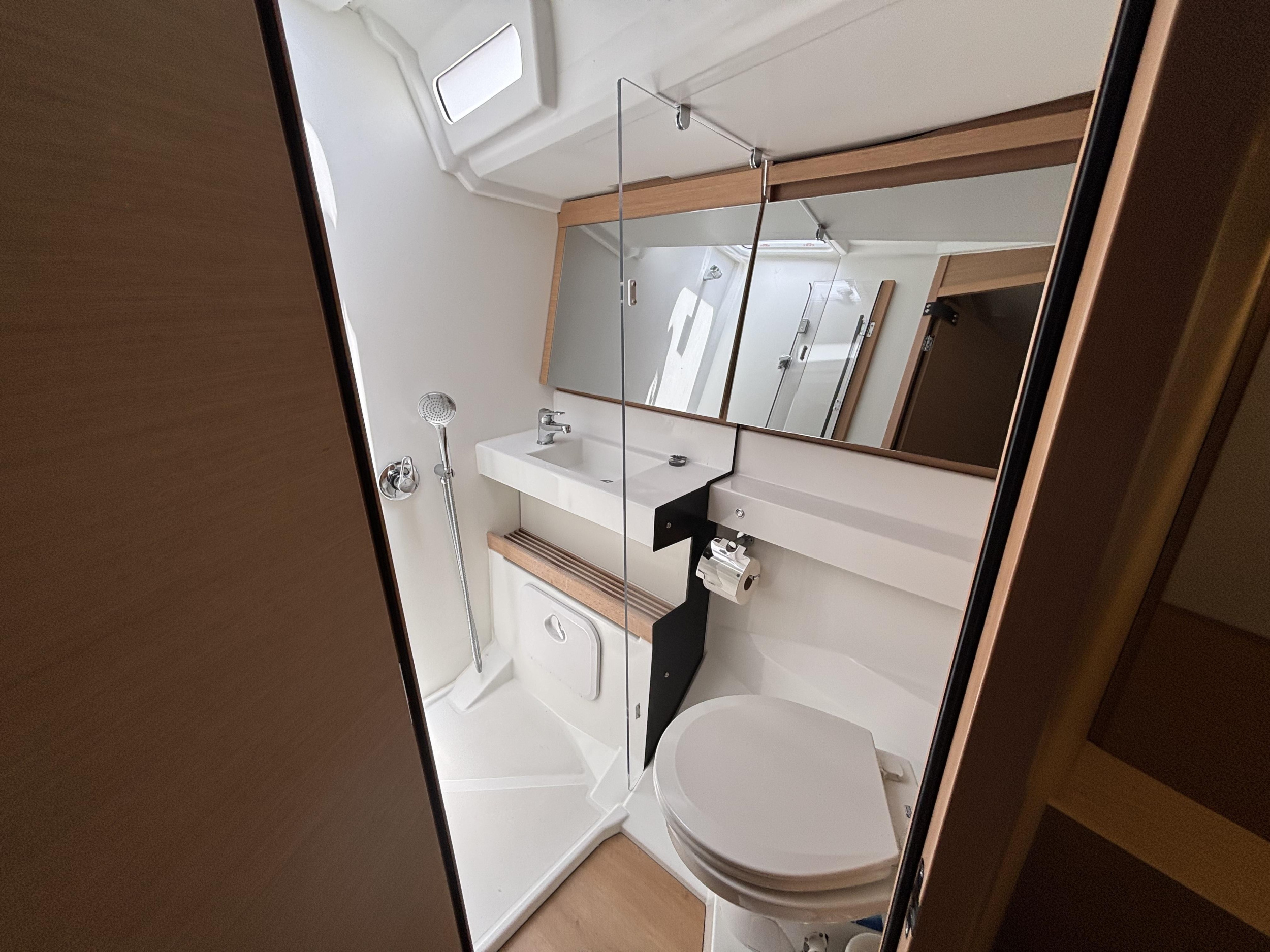 Sun Odyssey 440 — photo 7