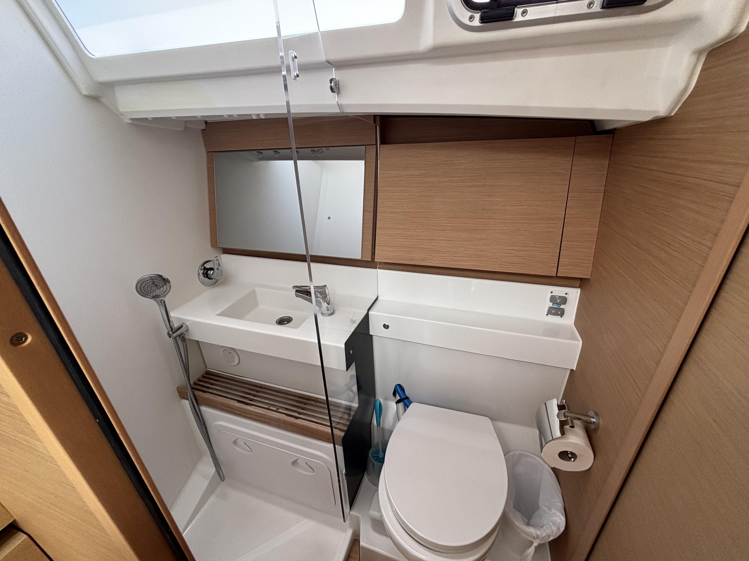 Sun Odyssey 440 — photo 5