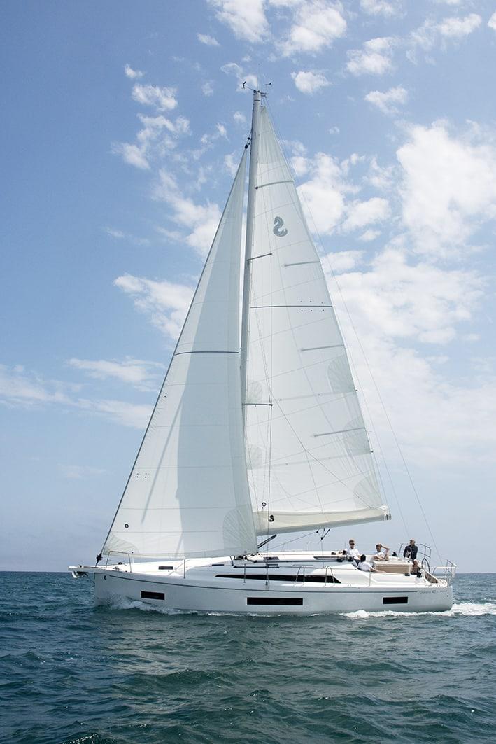 Beneteau Oceanis 40.1 FIRST LINE - Watermaker - 3 Double cabins - 1 Double bunk cabin — photo 2