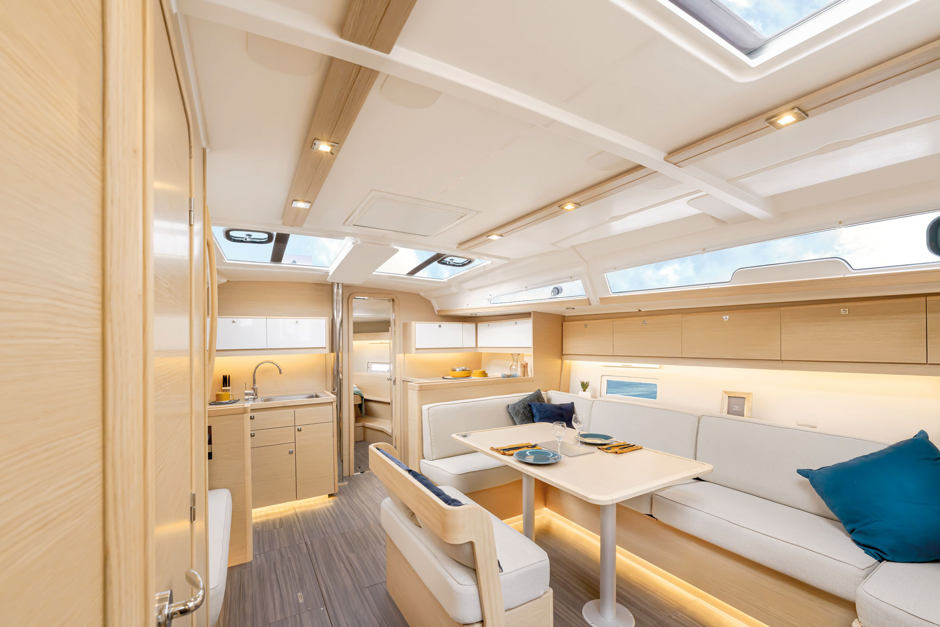 Dufour 430 Grand Large — photo 5