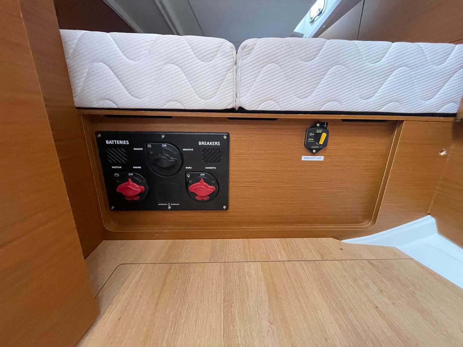 Sun Odyssey 440 — photo 11