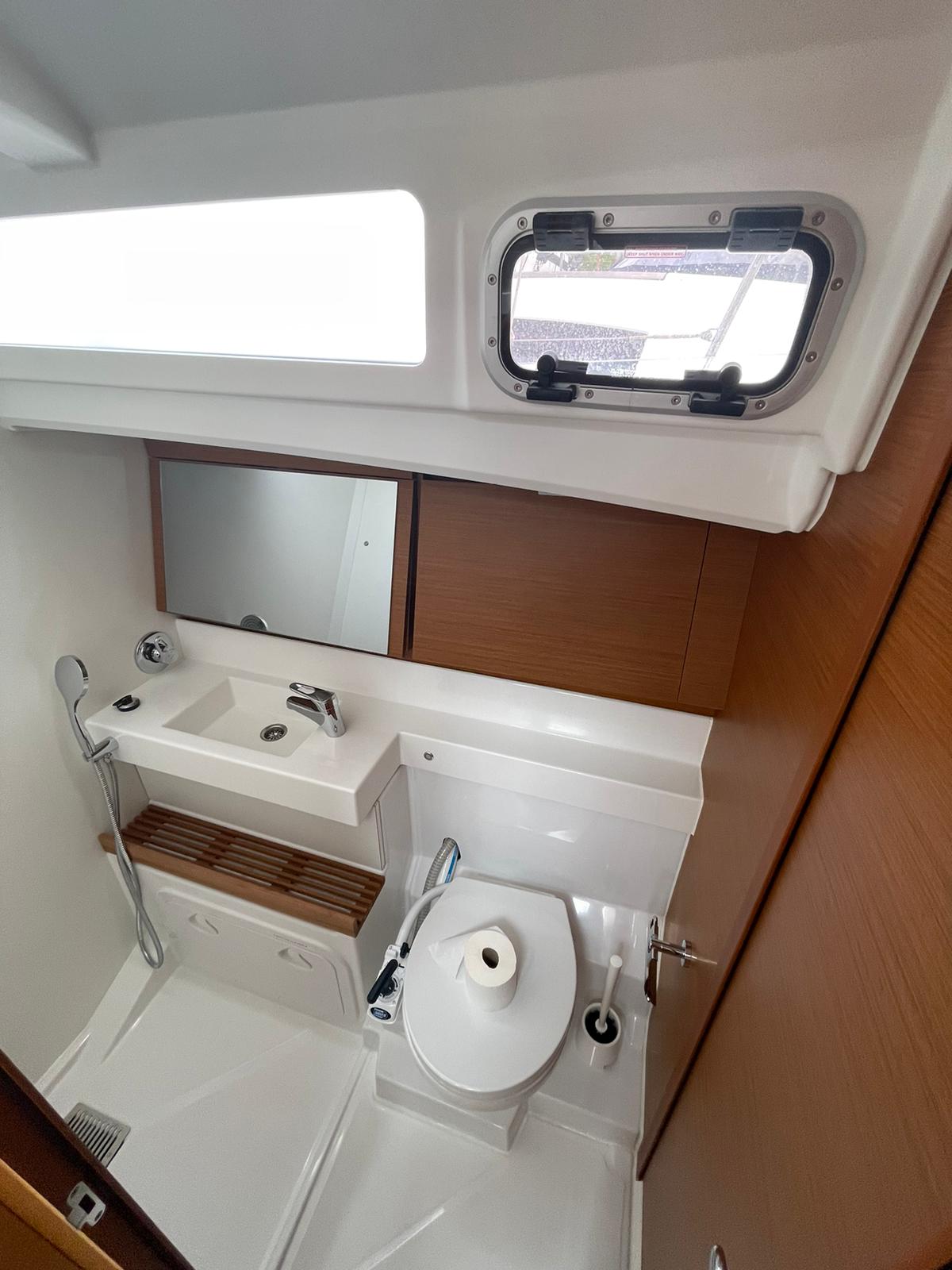 Sun Odyssey 440 — photo 2