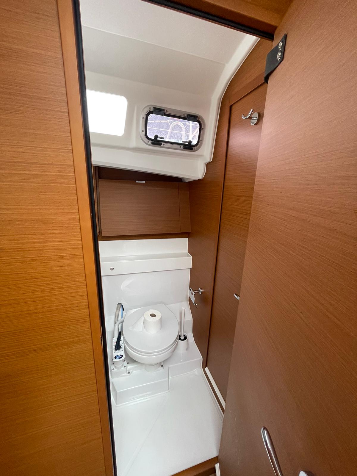 Sun Odyssey 440 — photo 8
