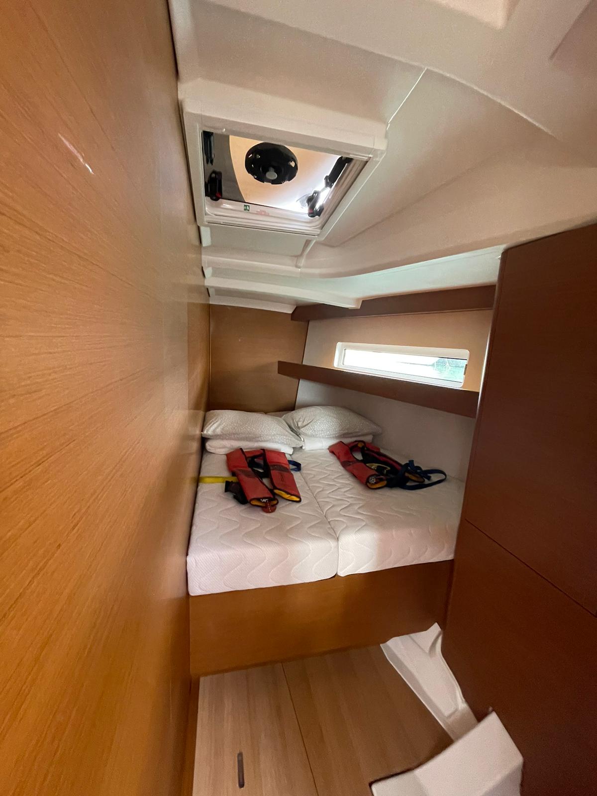 Sun Odyssey 440 — photo 25