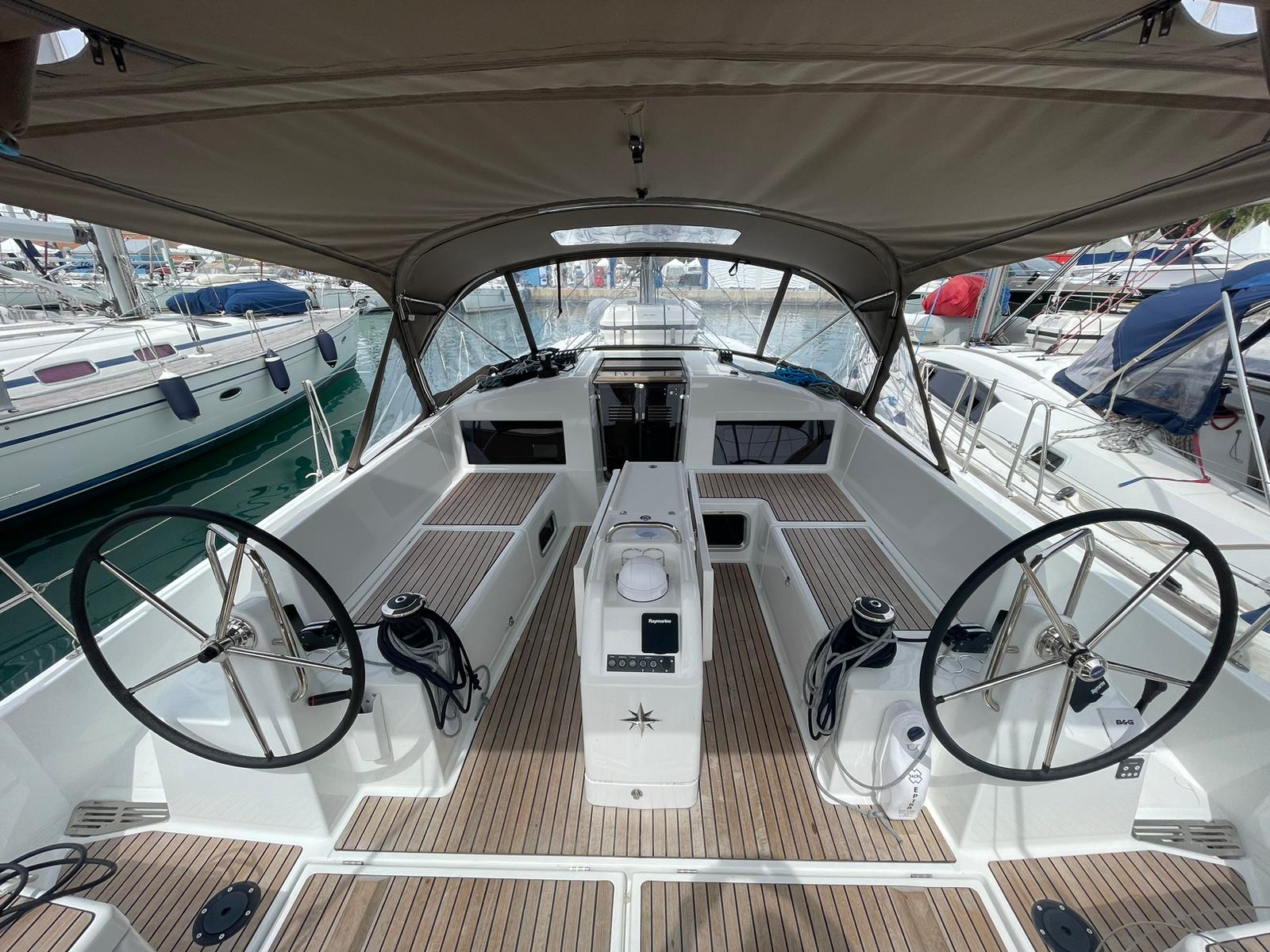 Sun Odyssey 440 — photo 1