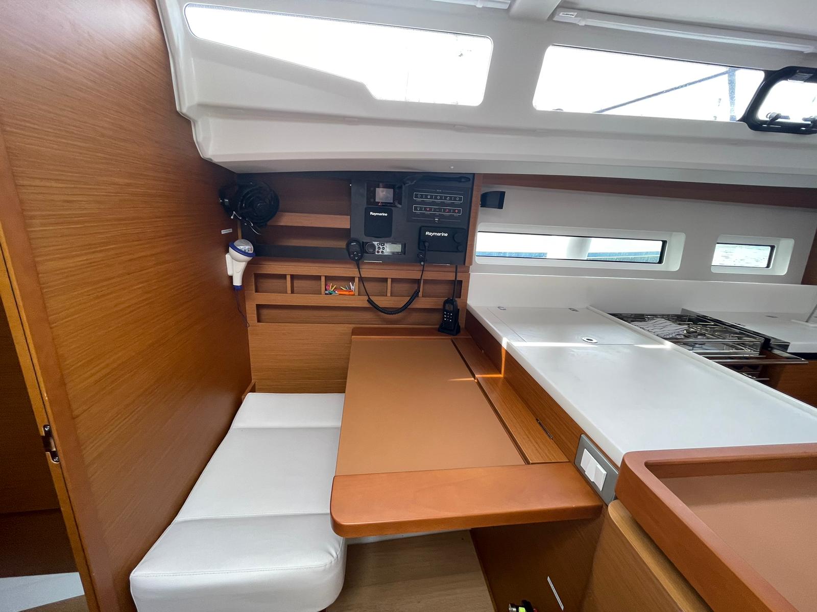 Sun Odyssey 440 — photo 3
