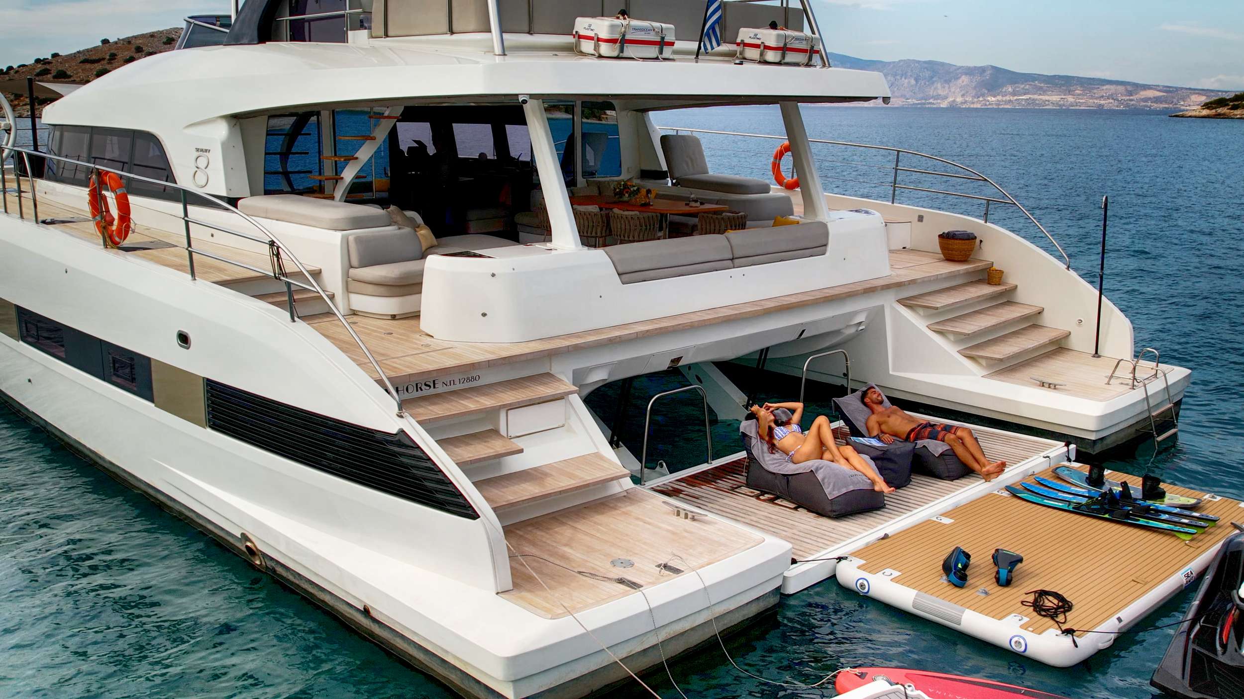 Lagoon 78 power crewed — photo 10