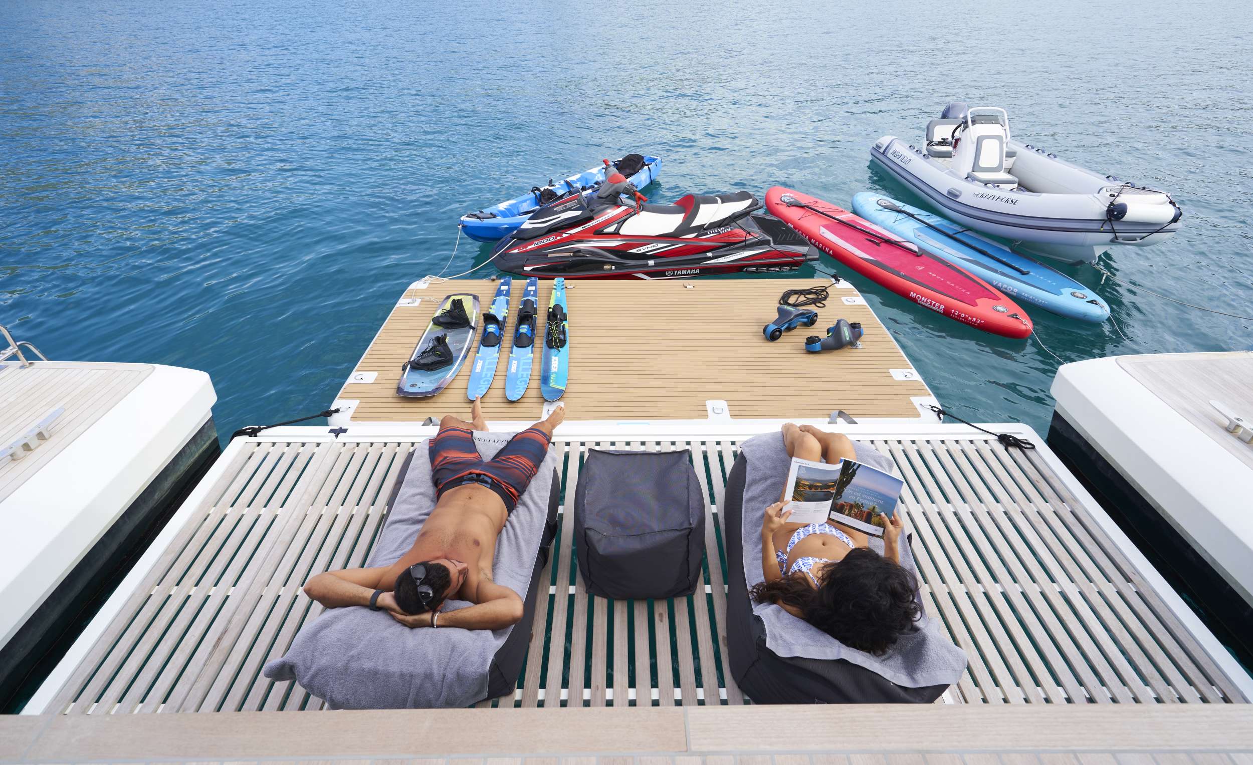 Lagoon 78 power crewed — photo 15