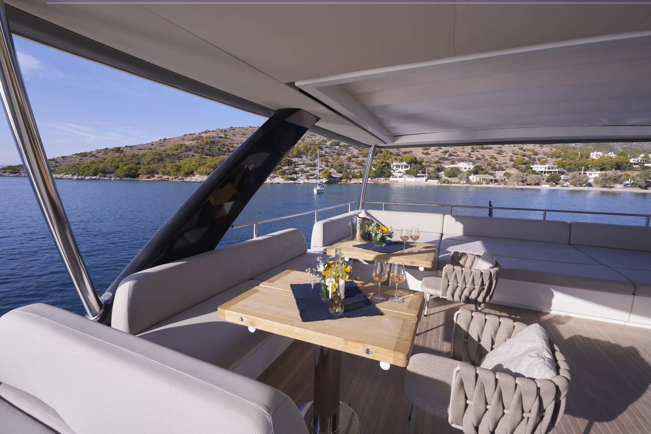 Lagoon 78 power crewed — photo 6