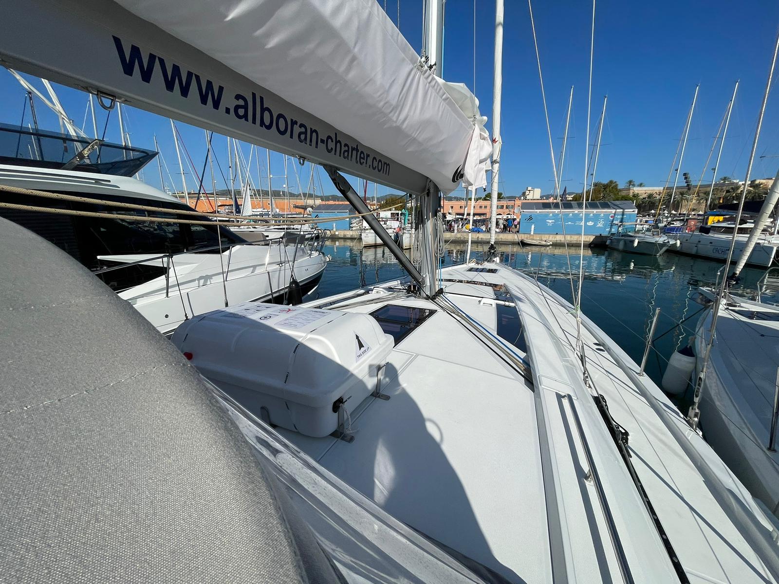Oceanis 51.1 — photo 34
