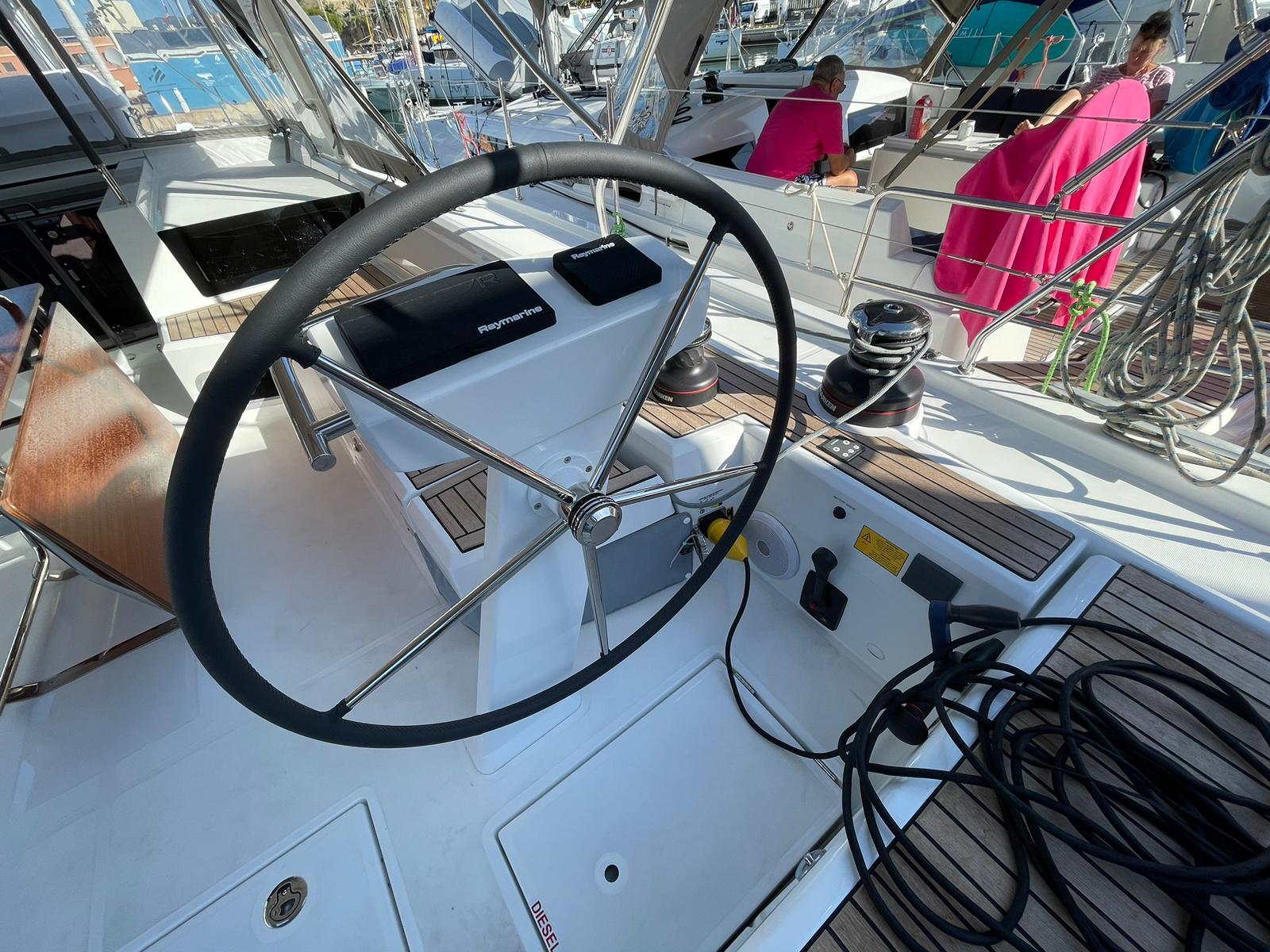 Oceanis 51.1 — photo 28