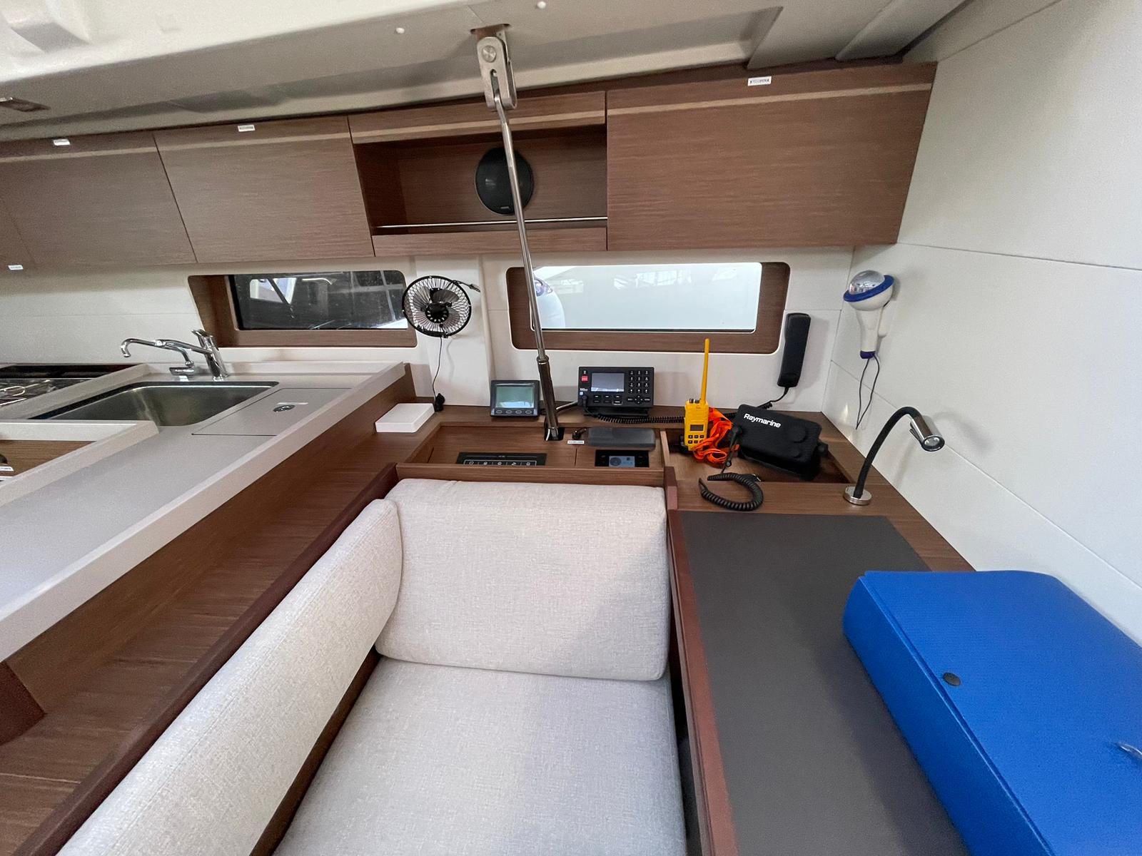 Oceanis 51.1 — photo 36