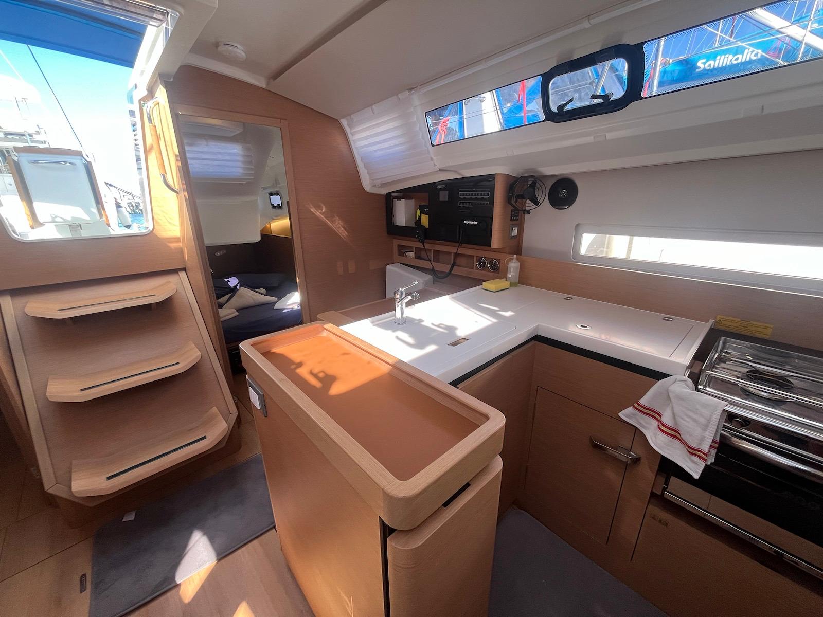 Sun Odyssey 410 — photo 11