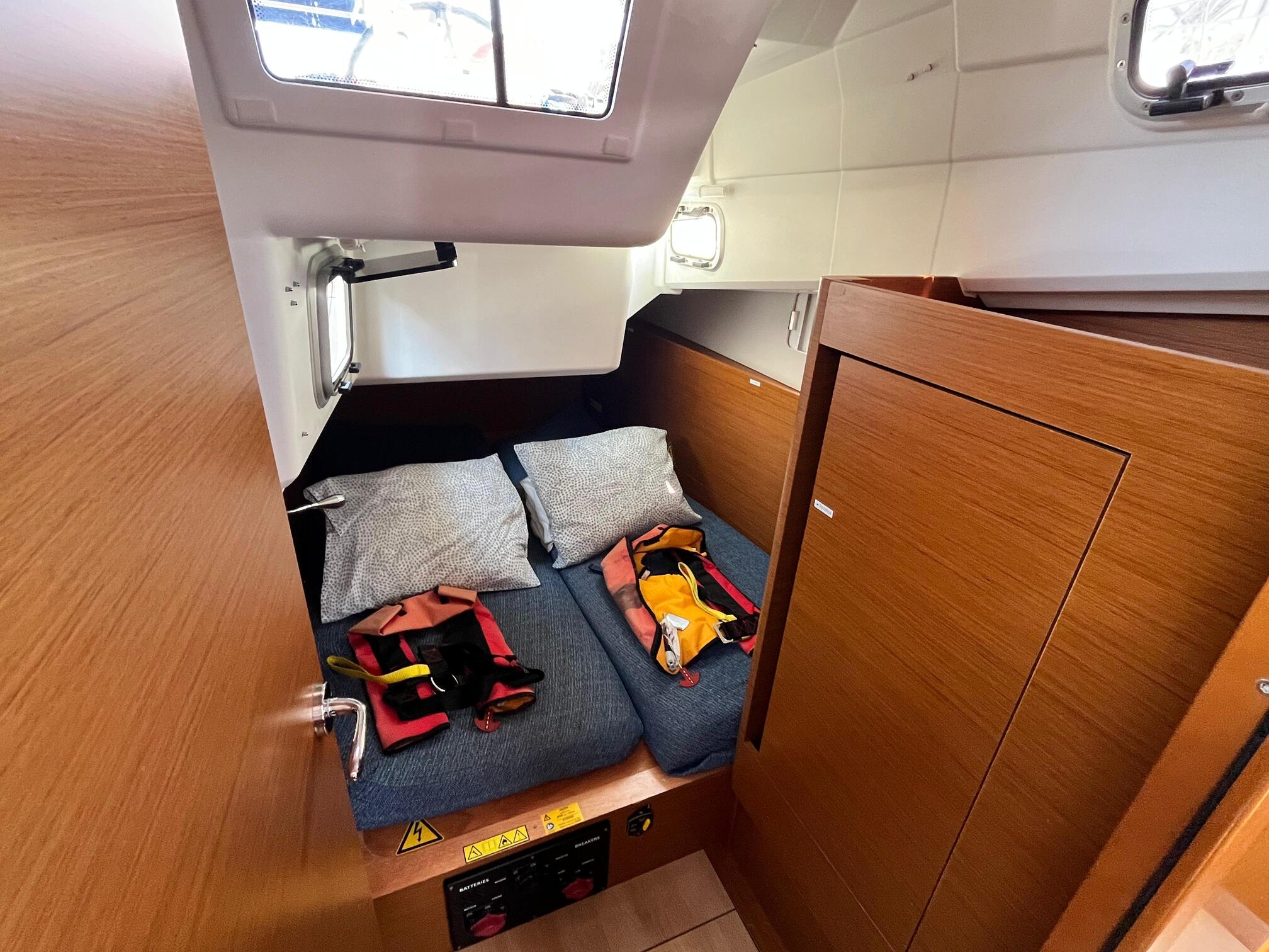 Sun Odyssey 410 — photo 3