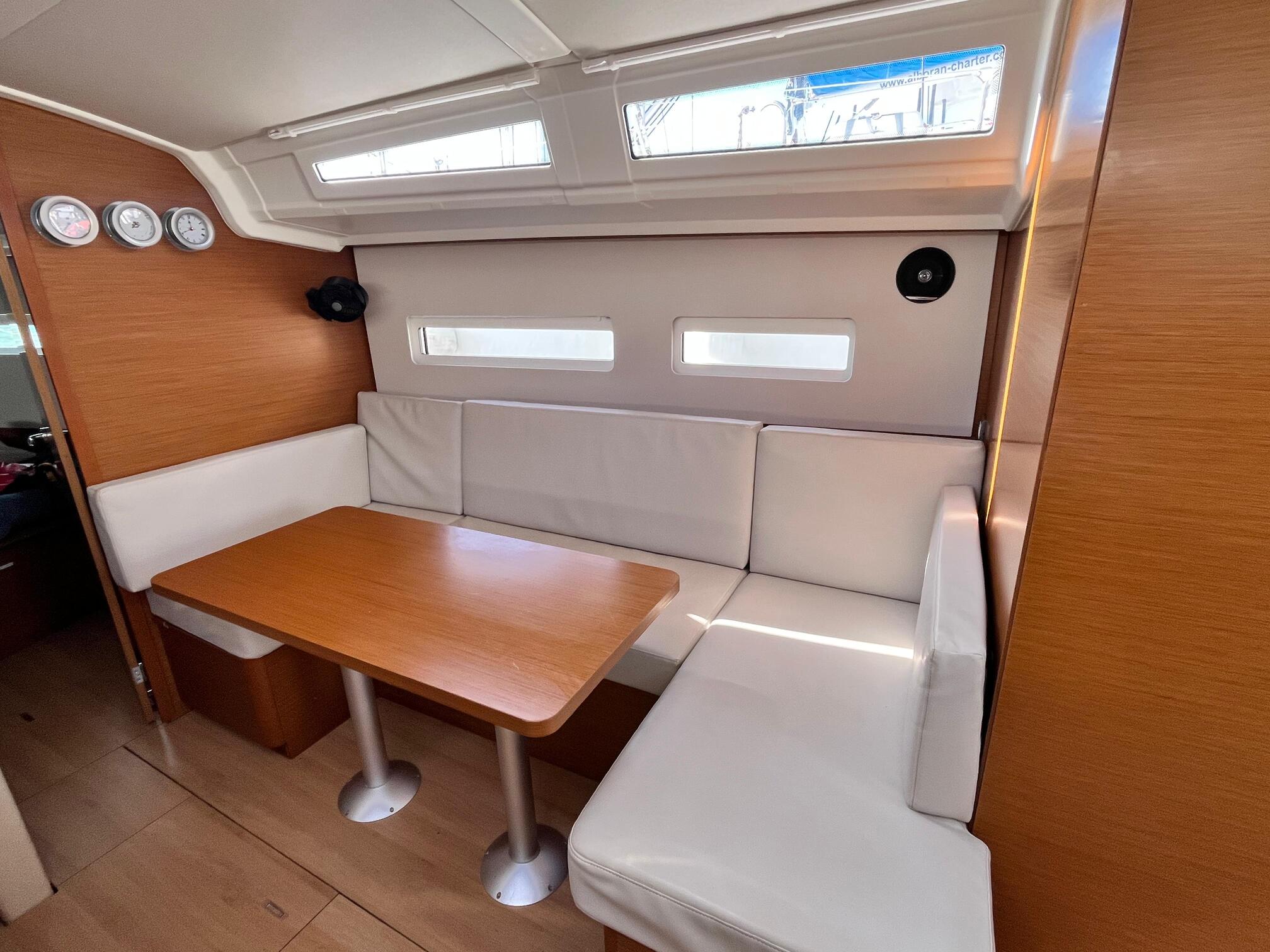 Sun Odyssey 410 — photo 9