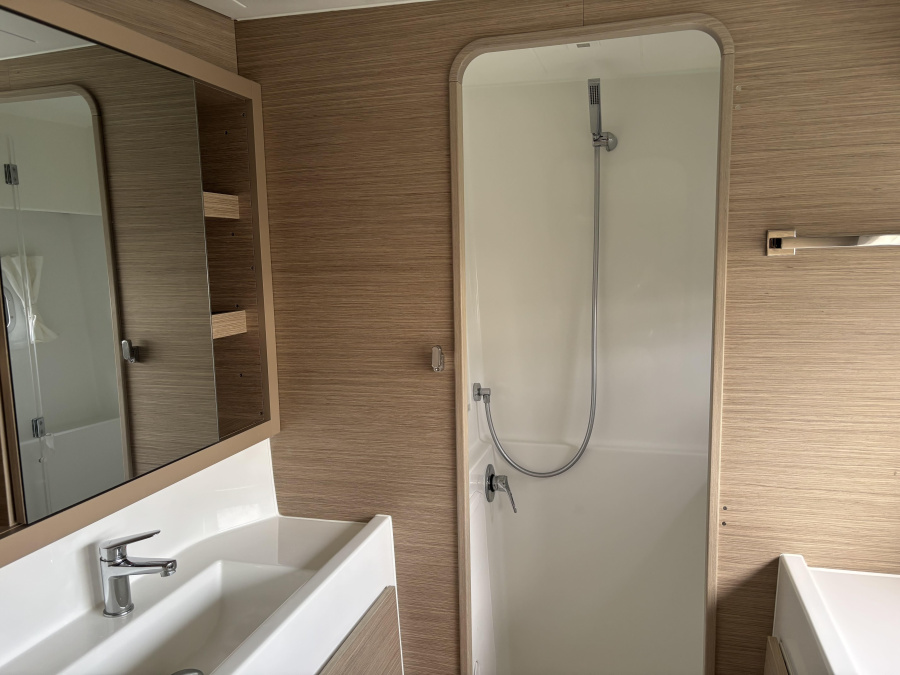 Lagoon 42 — photo 12