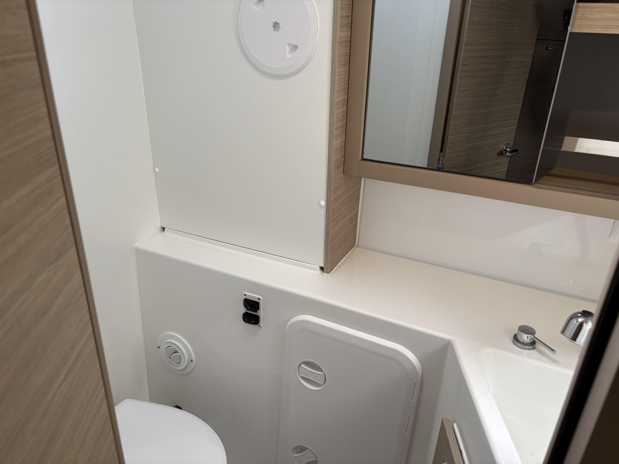 Lagoon 42 — photo 18