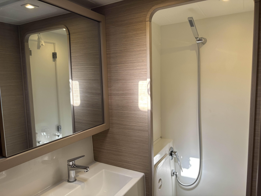 Lagoon 42 — photo 16