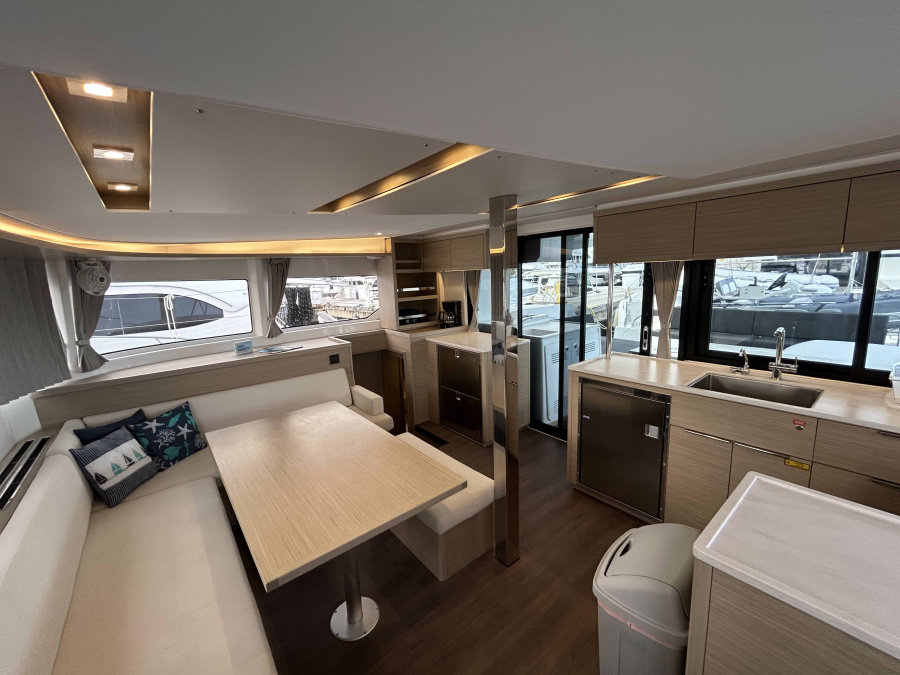 Lagoon 46 — photo 13