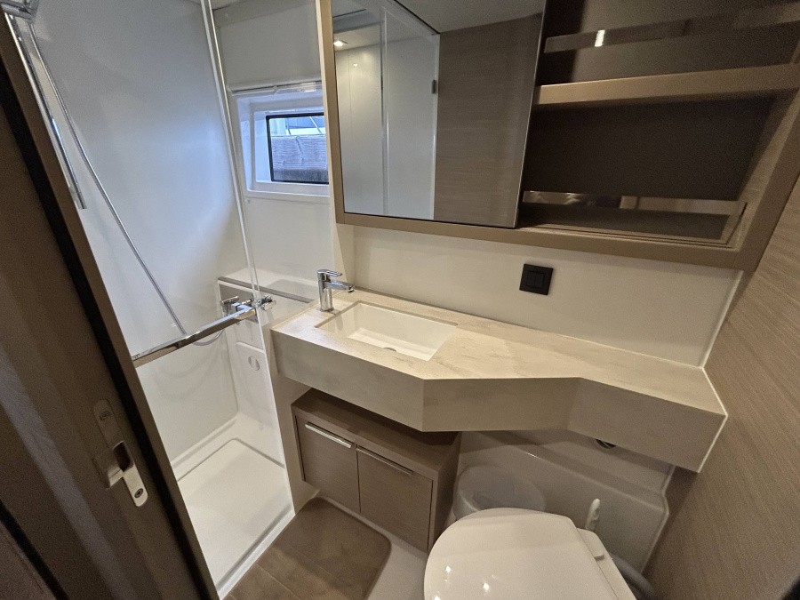Lagoon 46 — photo 18
