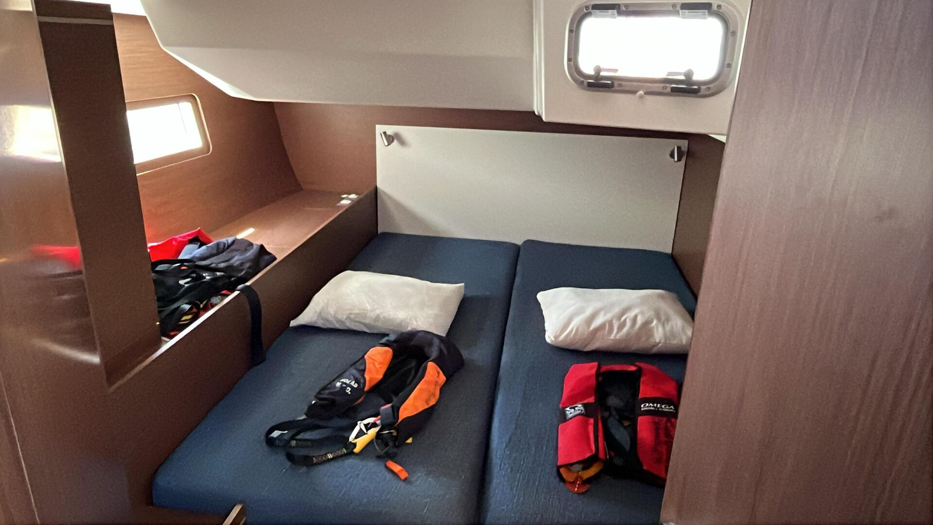 Oceanis 51.1 — photo 23