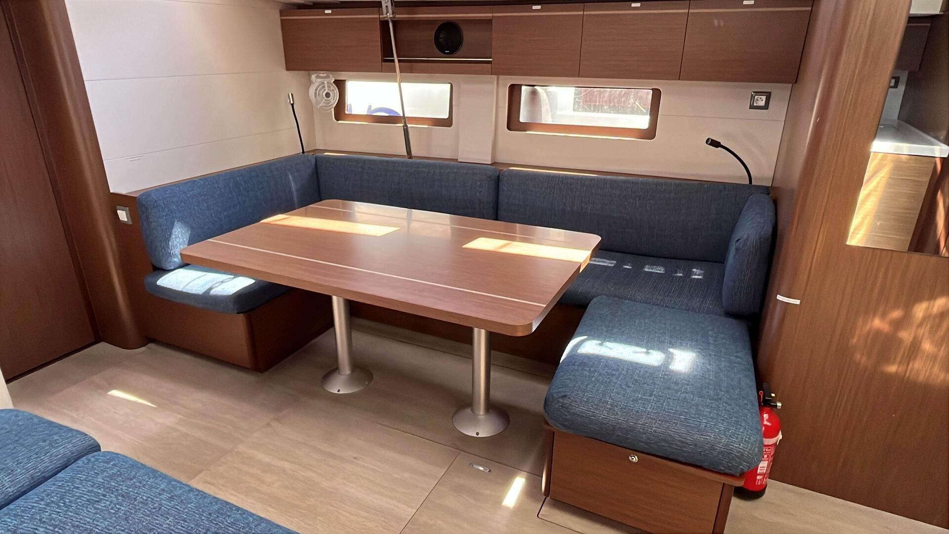 Oceanis 51.1 — photo 18