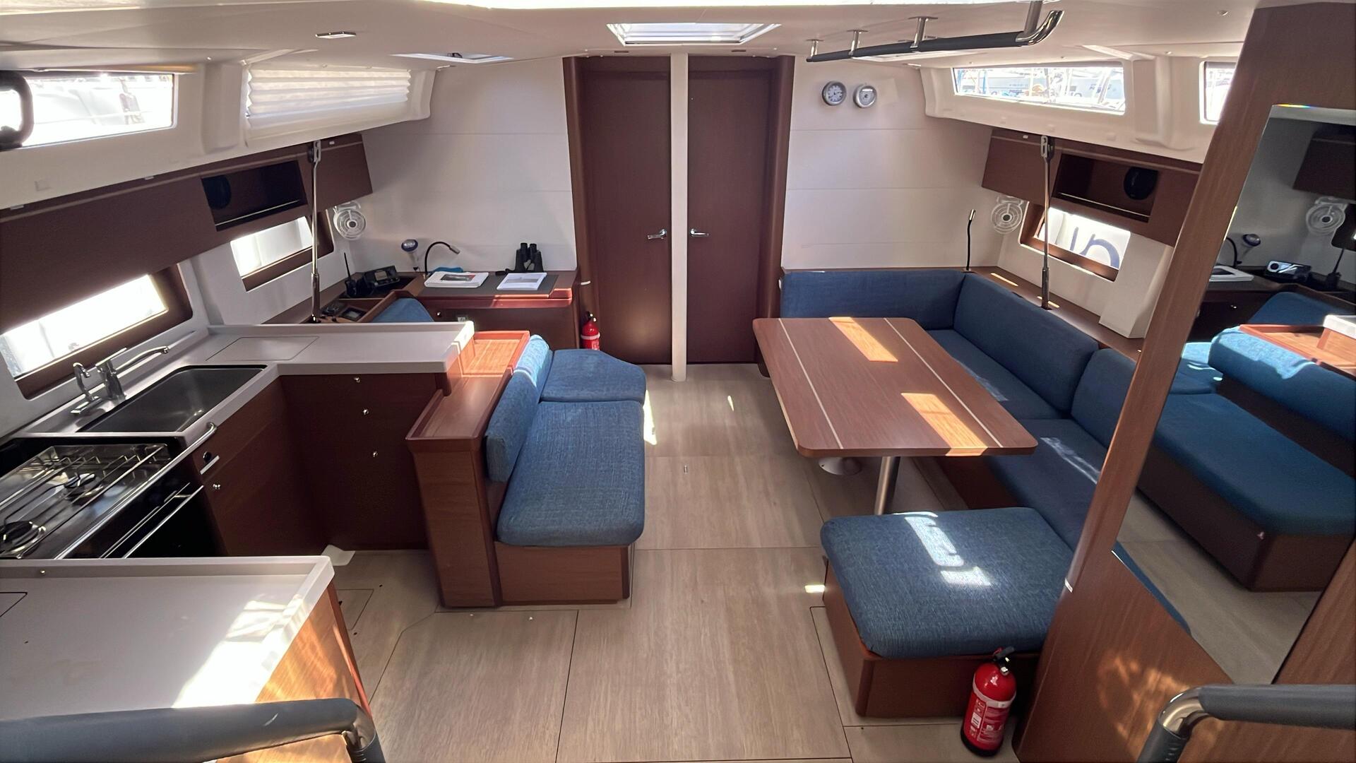 Oceanis 51.1 — photo 14