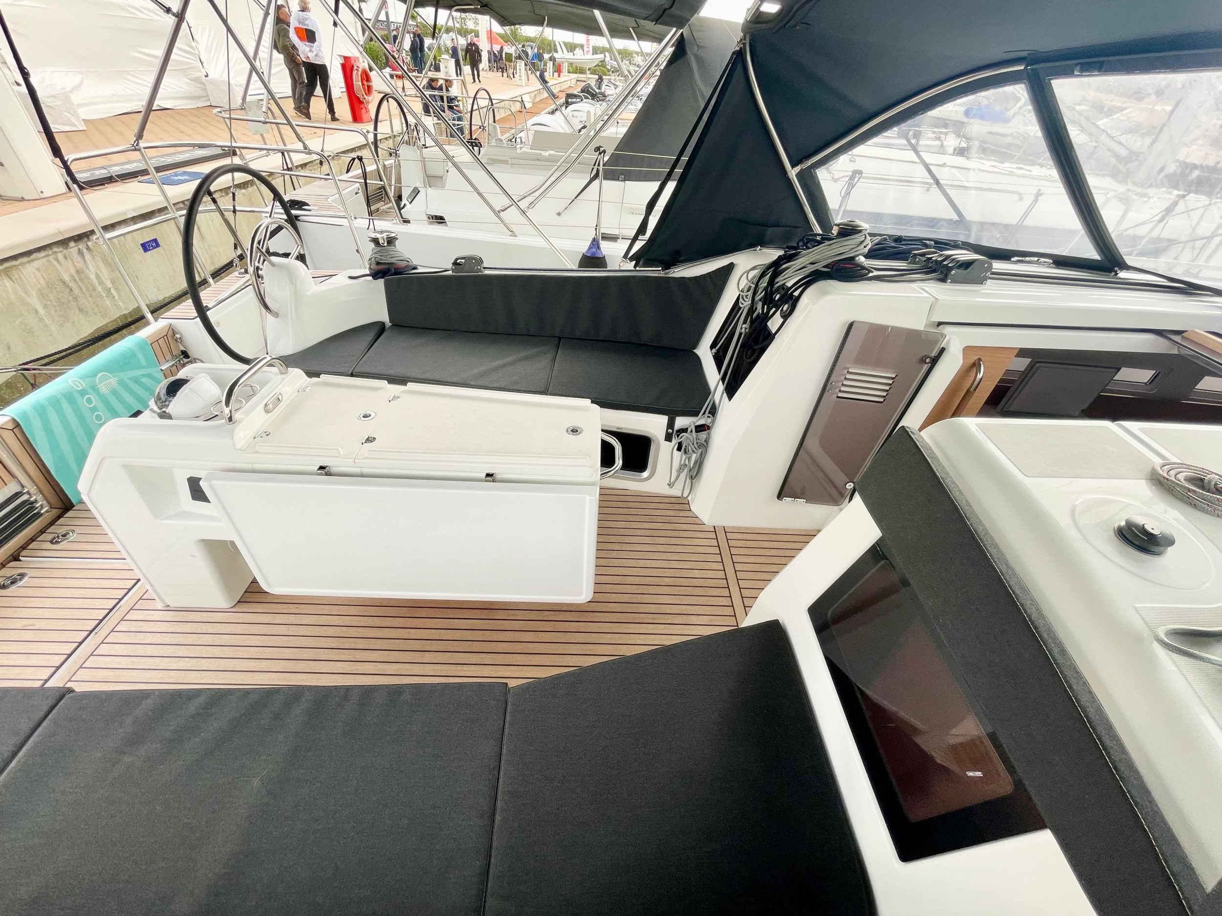 Sun Odyssey 410 — photo 18