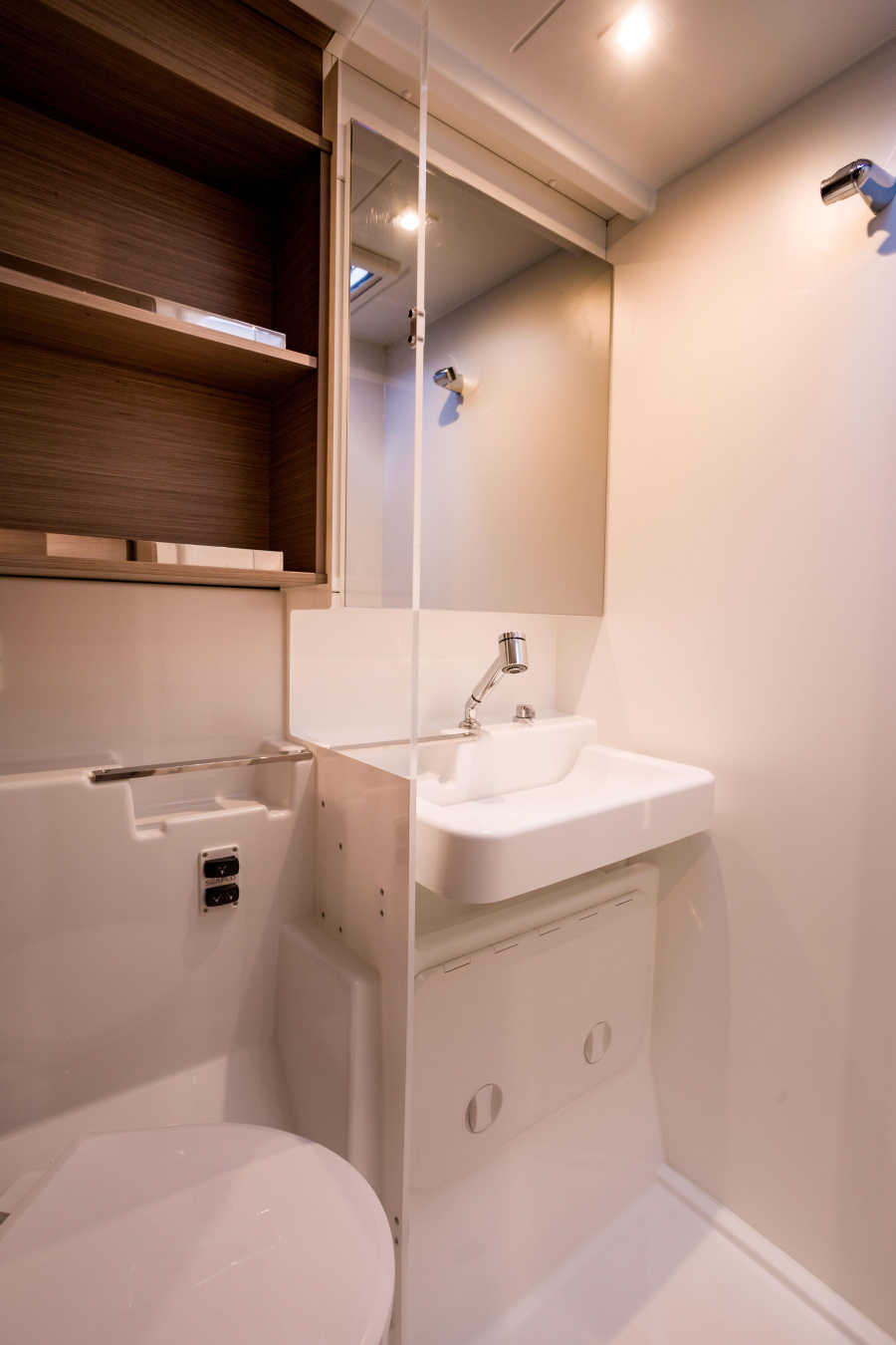 Lagoon 43 — photo 11