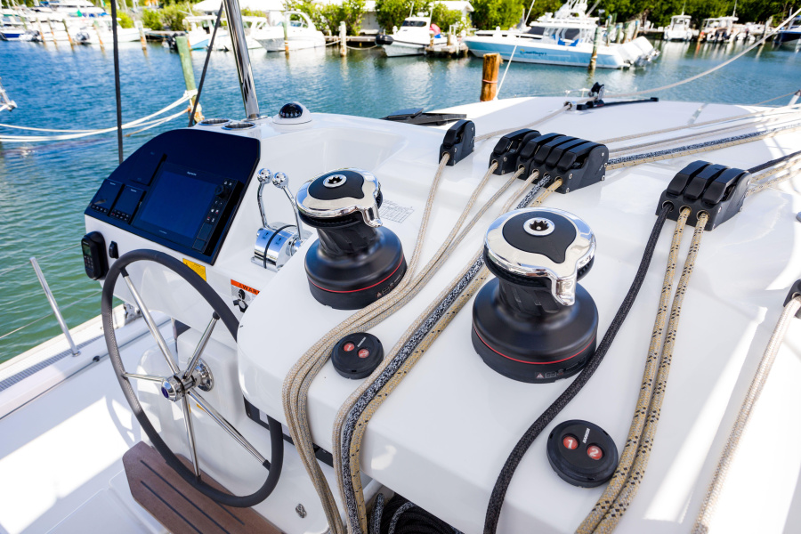 Lagoon 43 — photo 19