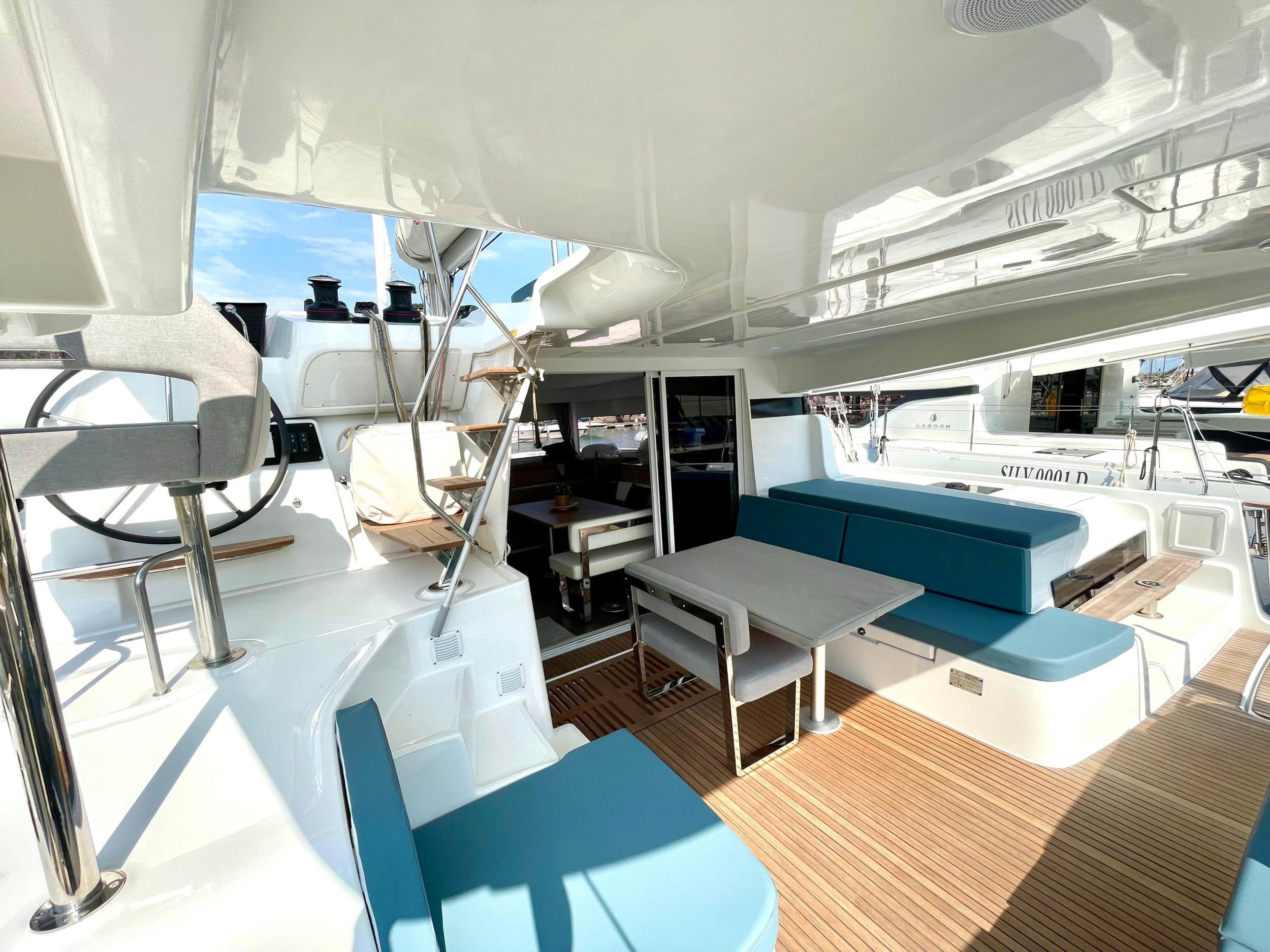Lagoon 43 — photo 15