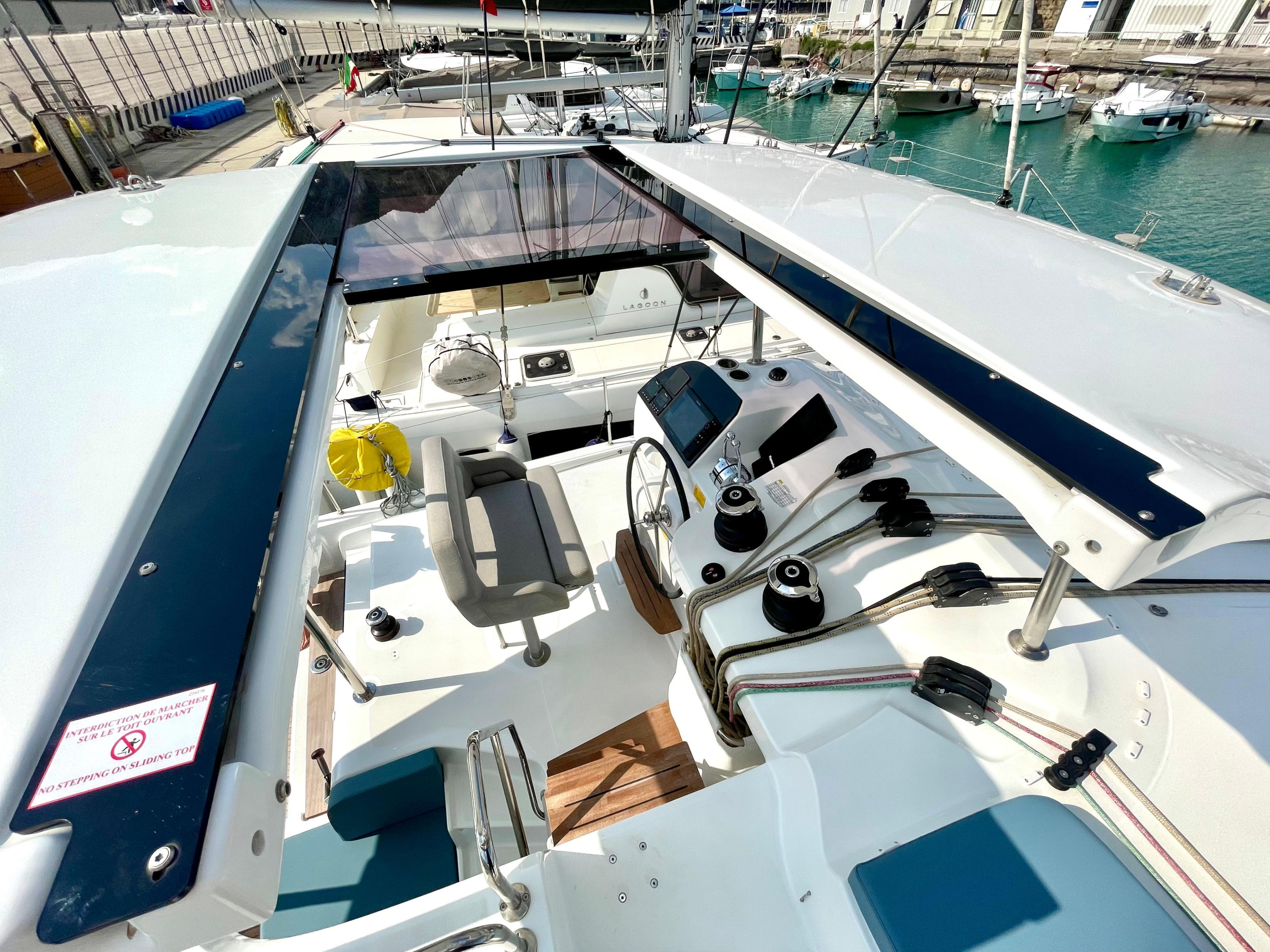 Lagoon 43 — photo 12