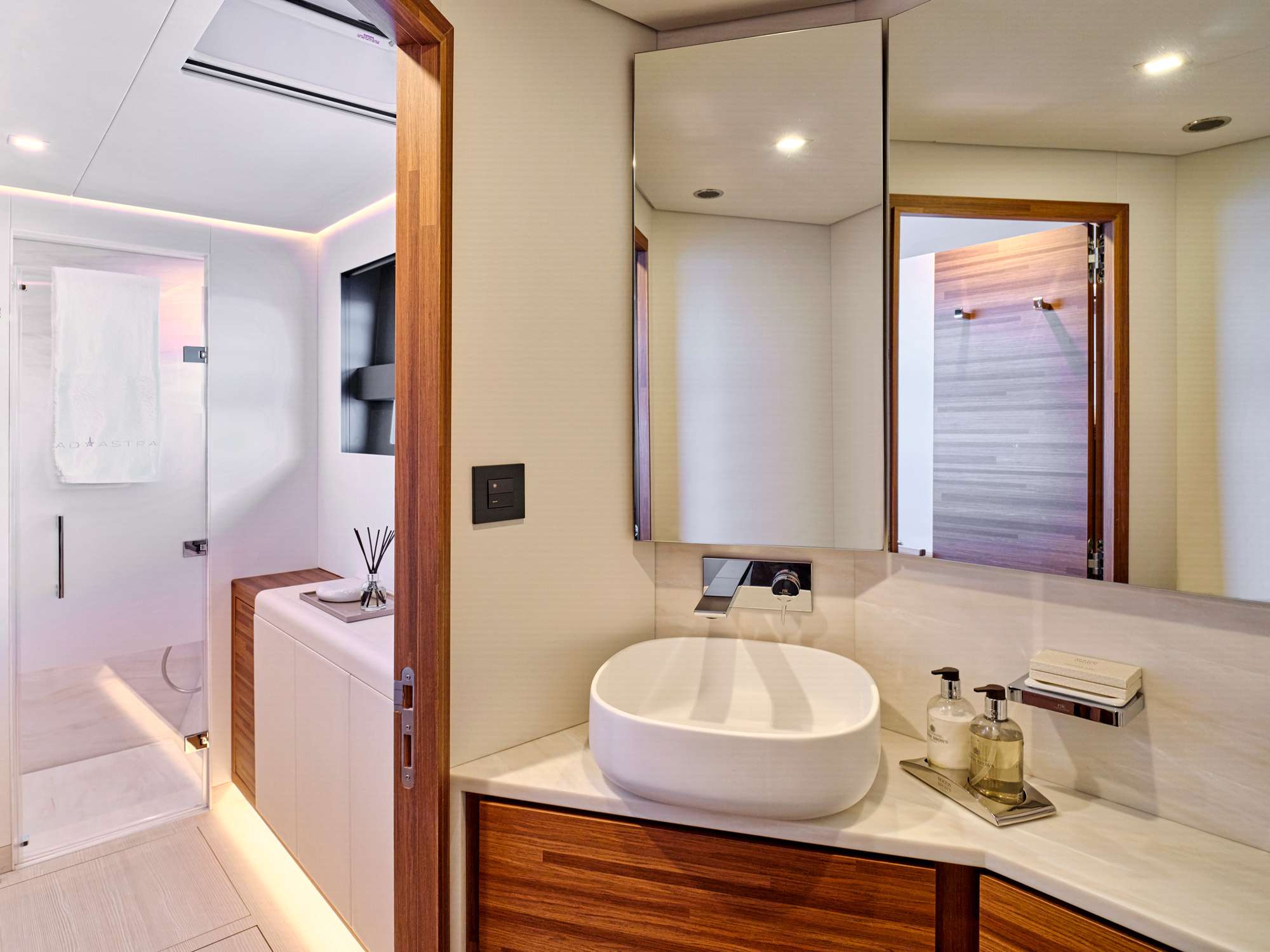 Fountaine Pajot 80 Power — photo 4