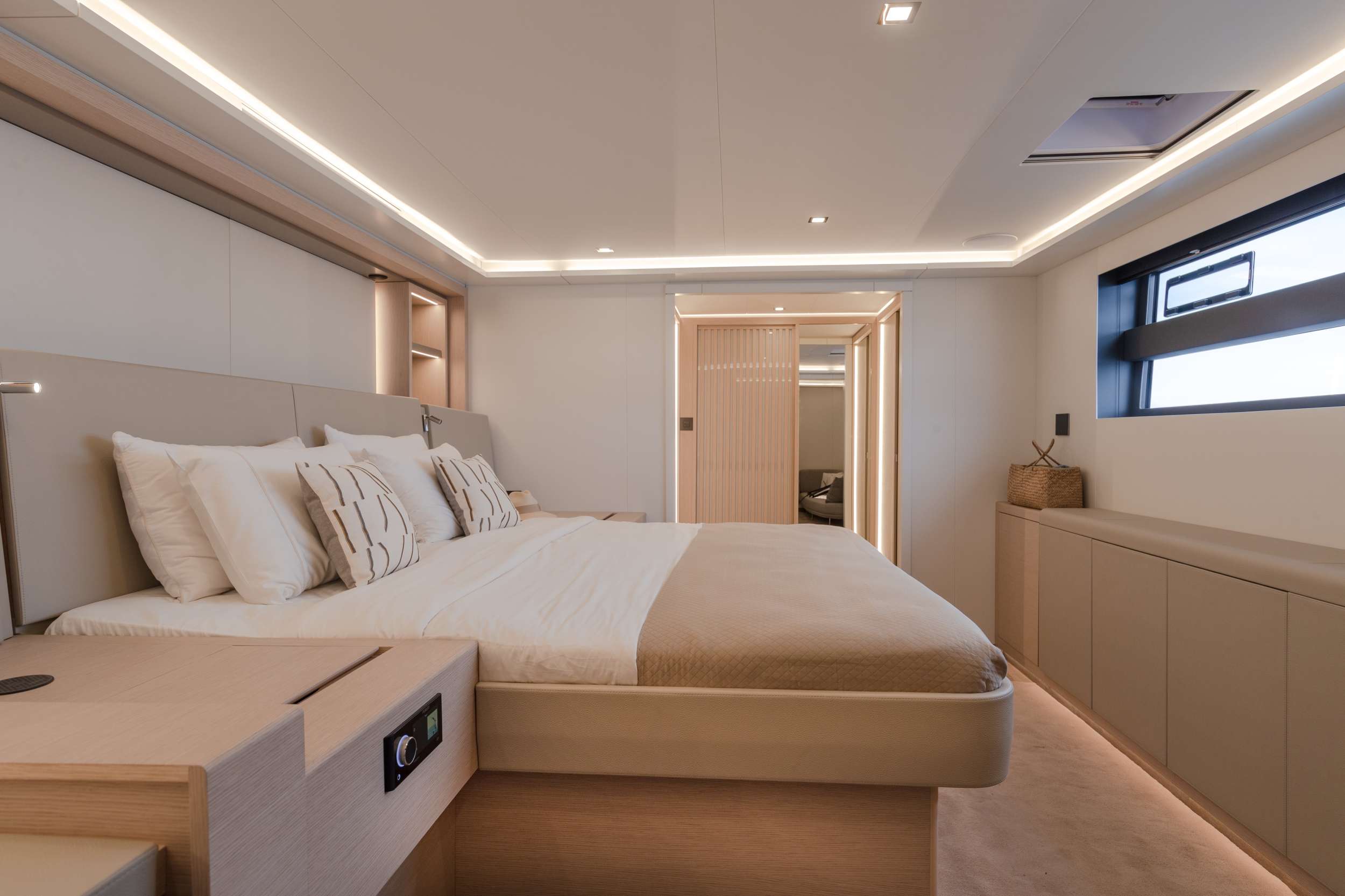 Fountaine Pajot 80 Power — photo 2