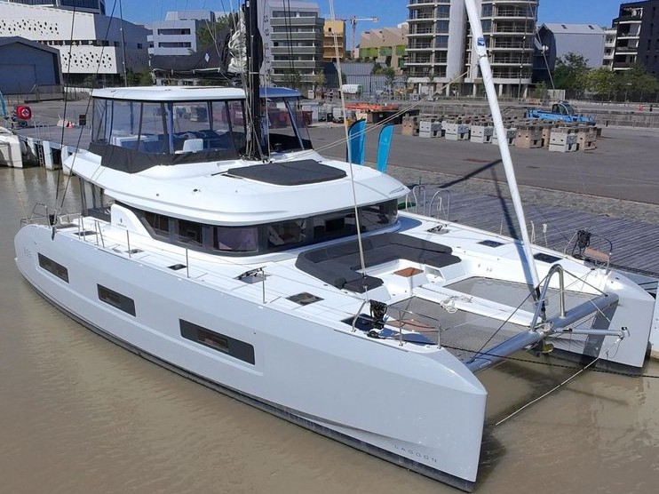 Lagoon 55 — photo 1
