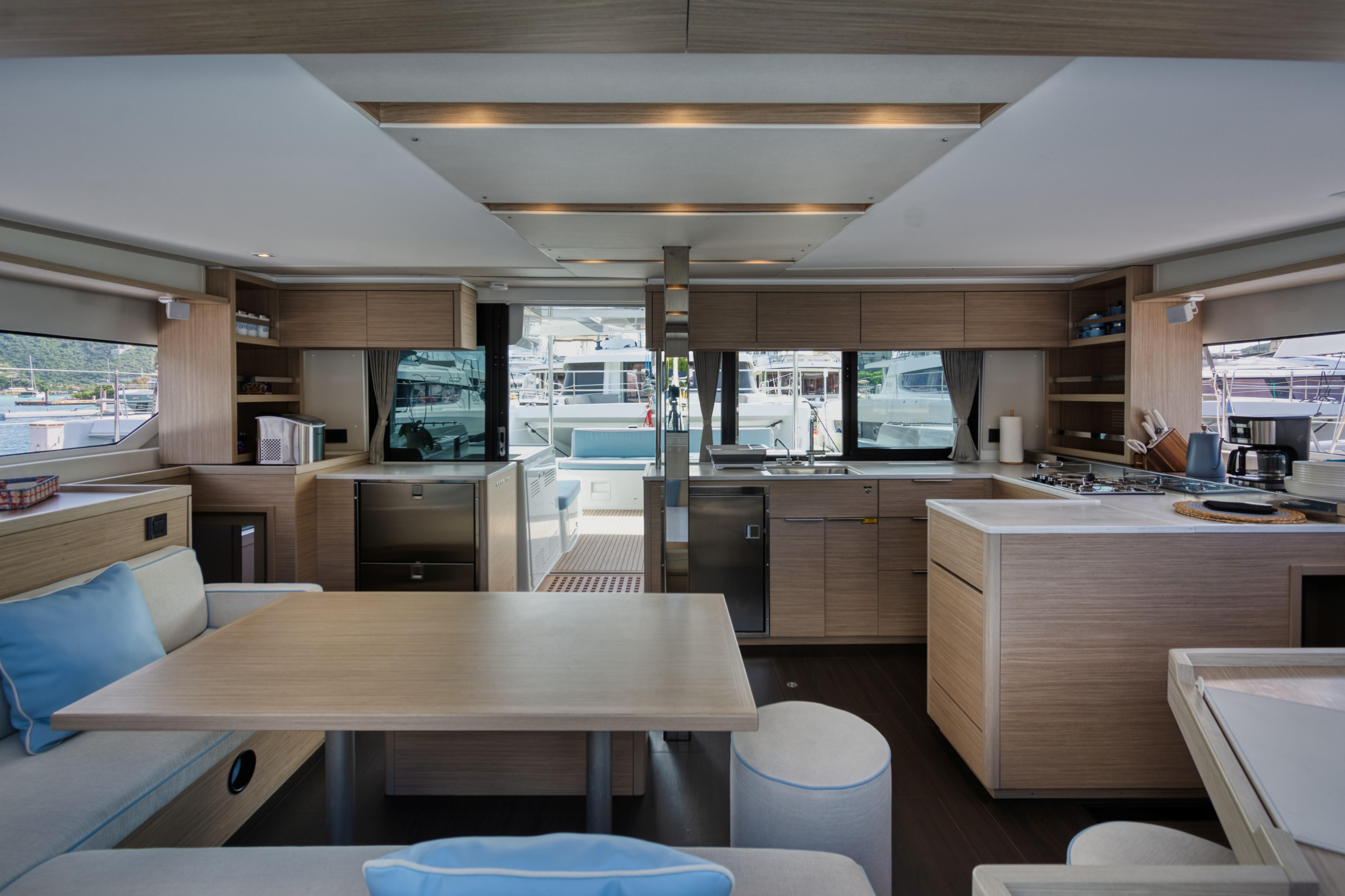 Lagoon 46 — photo 2