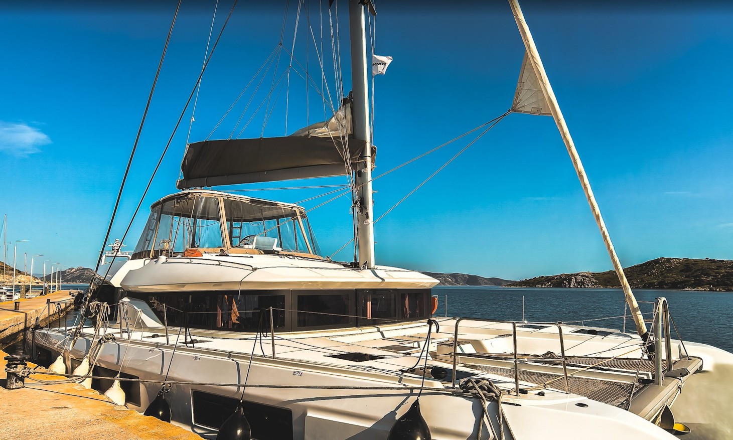Lagoon 51 — photo 1