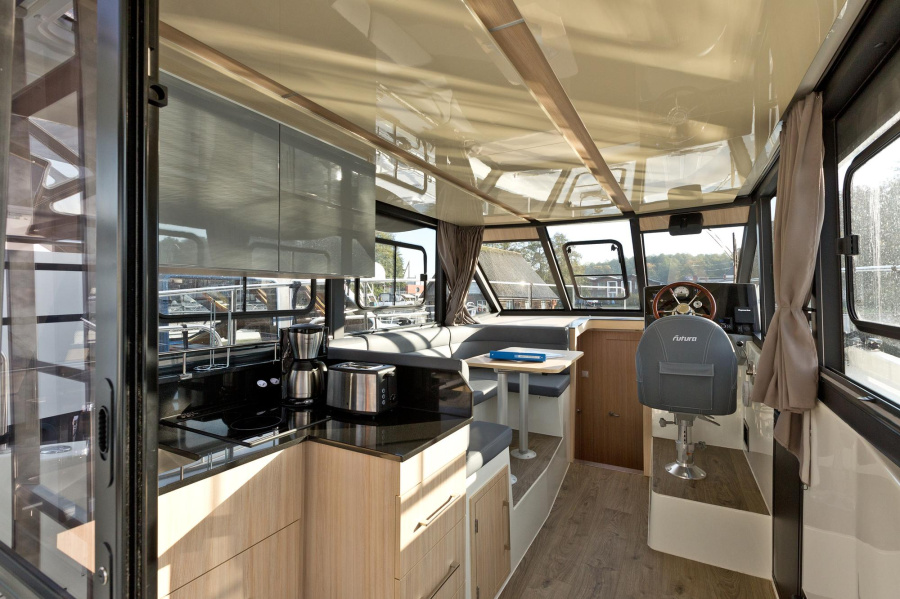 Photo #1 - Cobra YachtsFutura 36 (Müritz-Cruiser 1) en Marina Eldenburg - 114