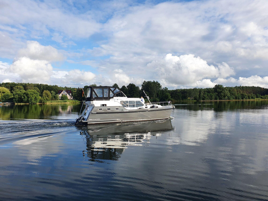 Photo #1 - Gruno37 Excellent (Monique) en Marina Eldenburg - 184