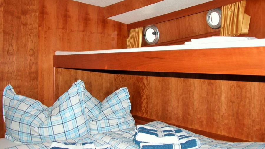 LinssenDutch Sturdy 380 AC Twin — photo 11
