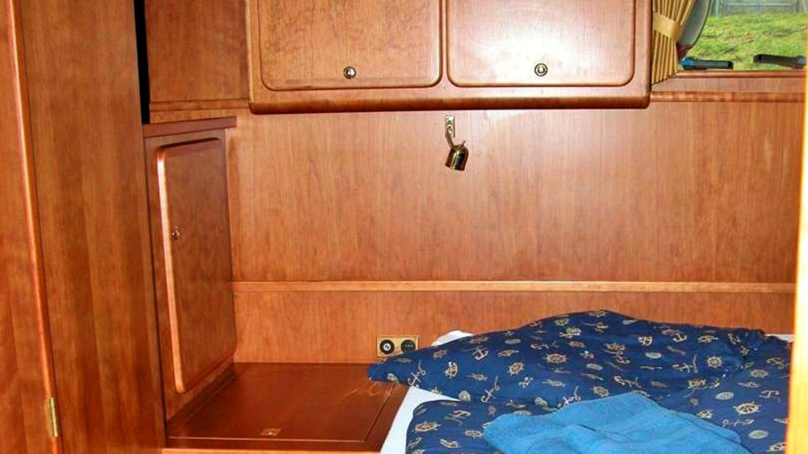 LinssenDutch Sturdy 380 AC Twin — photo 12