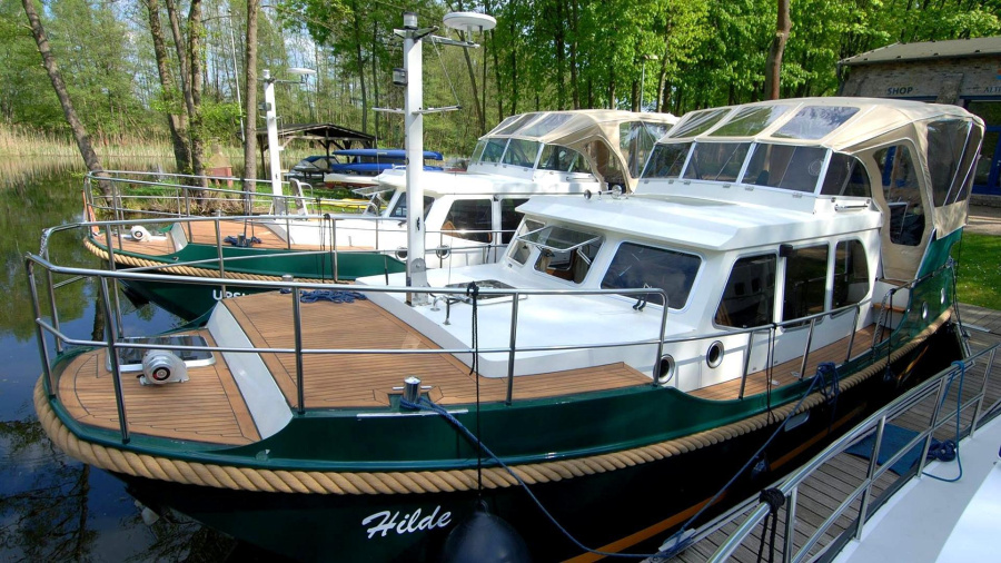 Photo #1 - LinssenDutch Sturdy 320  Evergreen (Hilde) en Brehm & Presch Marina GbR / Marina Alter Hafen - 201