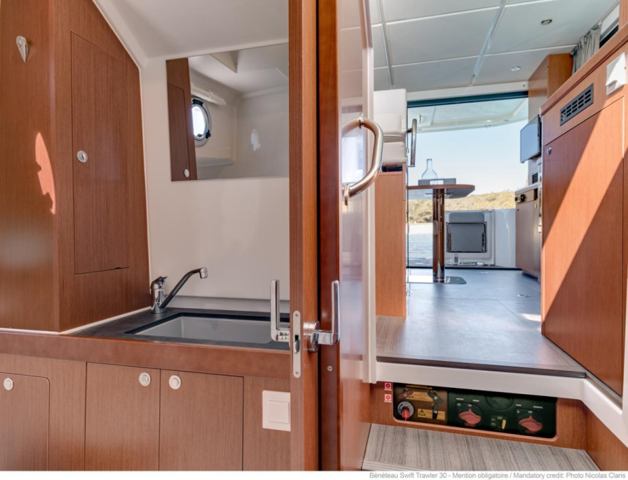 BeneteauSwift Trawler 30 — photo 9