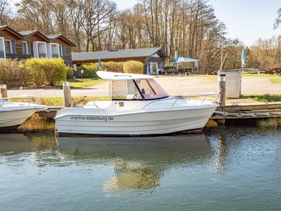 Photo #1 - DarekTexas 540 (08 Texas 540 Pilothouse) en Marina Eldenburg - 1731