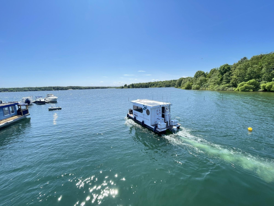 Photo #1 - RollyRB2 (Sarah | Rollyboot2023 | Wohnyacht 8.2 - SUP-Board) en Marina (Mecklenburger Seenplatte) - 1783