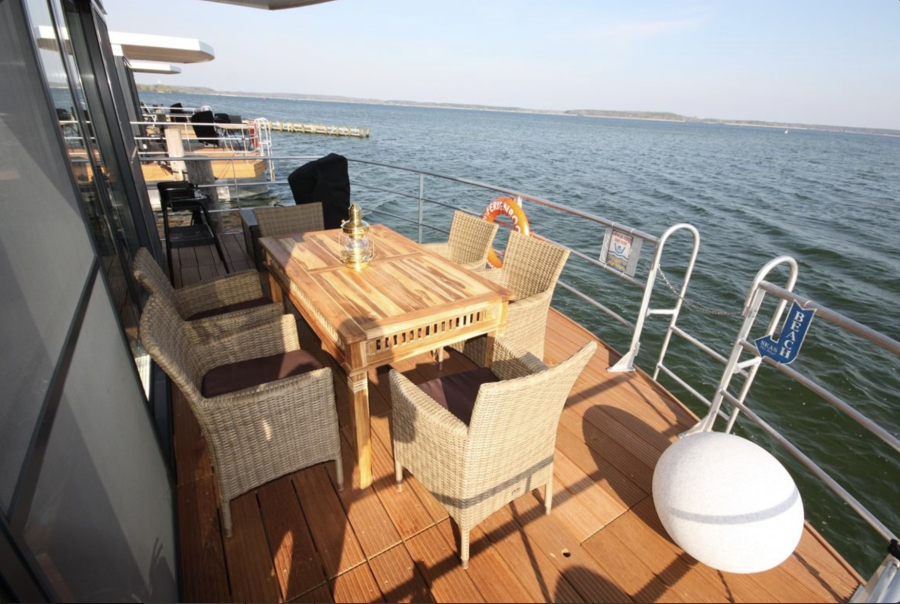 1Floating 44 Schwimmferienhaus — photo 16